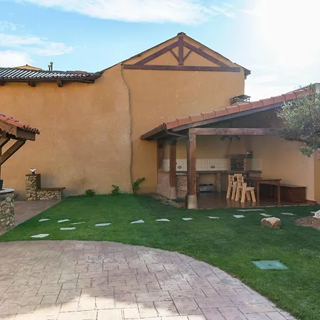 La Rosaleda Leon - - Дом отдыха *