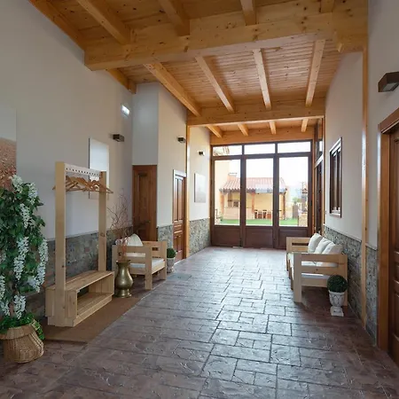 La Rosaleda Leon - - בית נופש Hospital de Órbigo