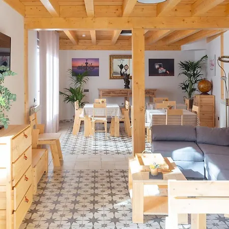 בית נופש La Rosaleda Leon - - *